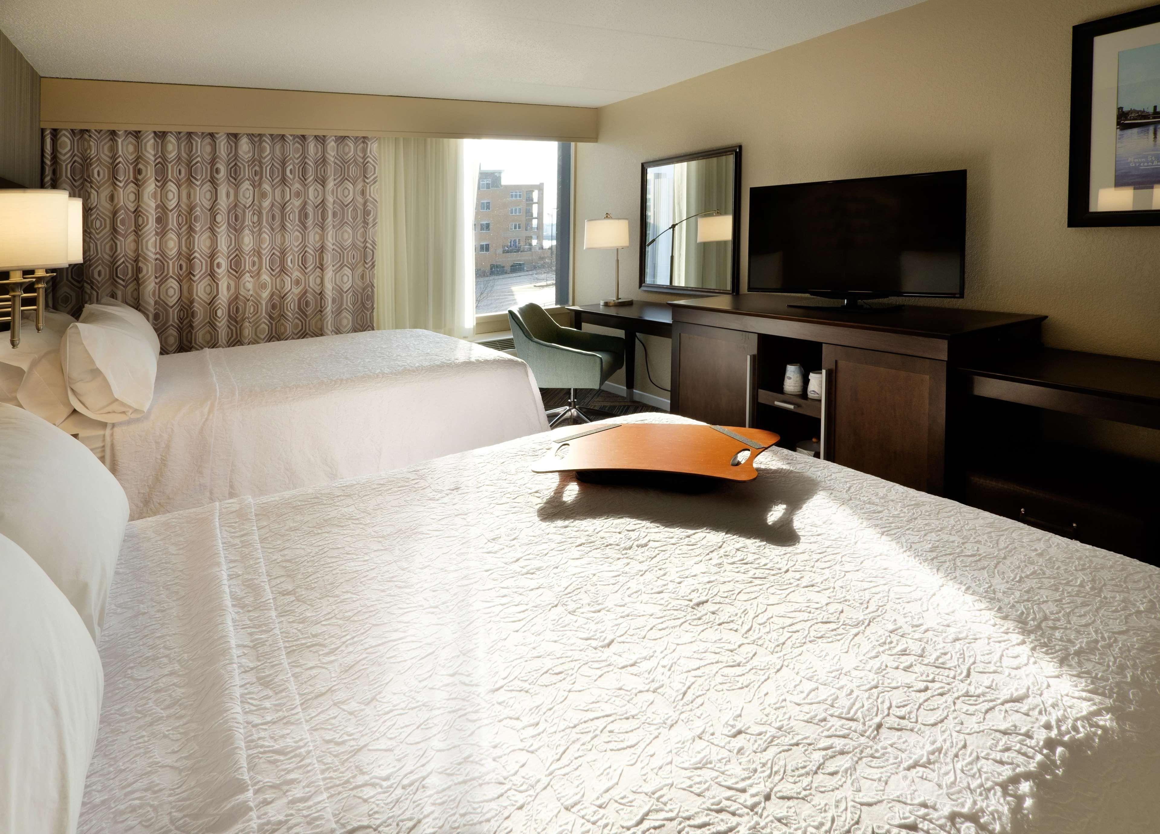 Hampton Bay Downtown Hotel Green Bay