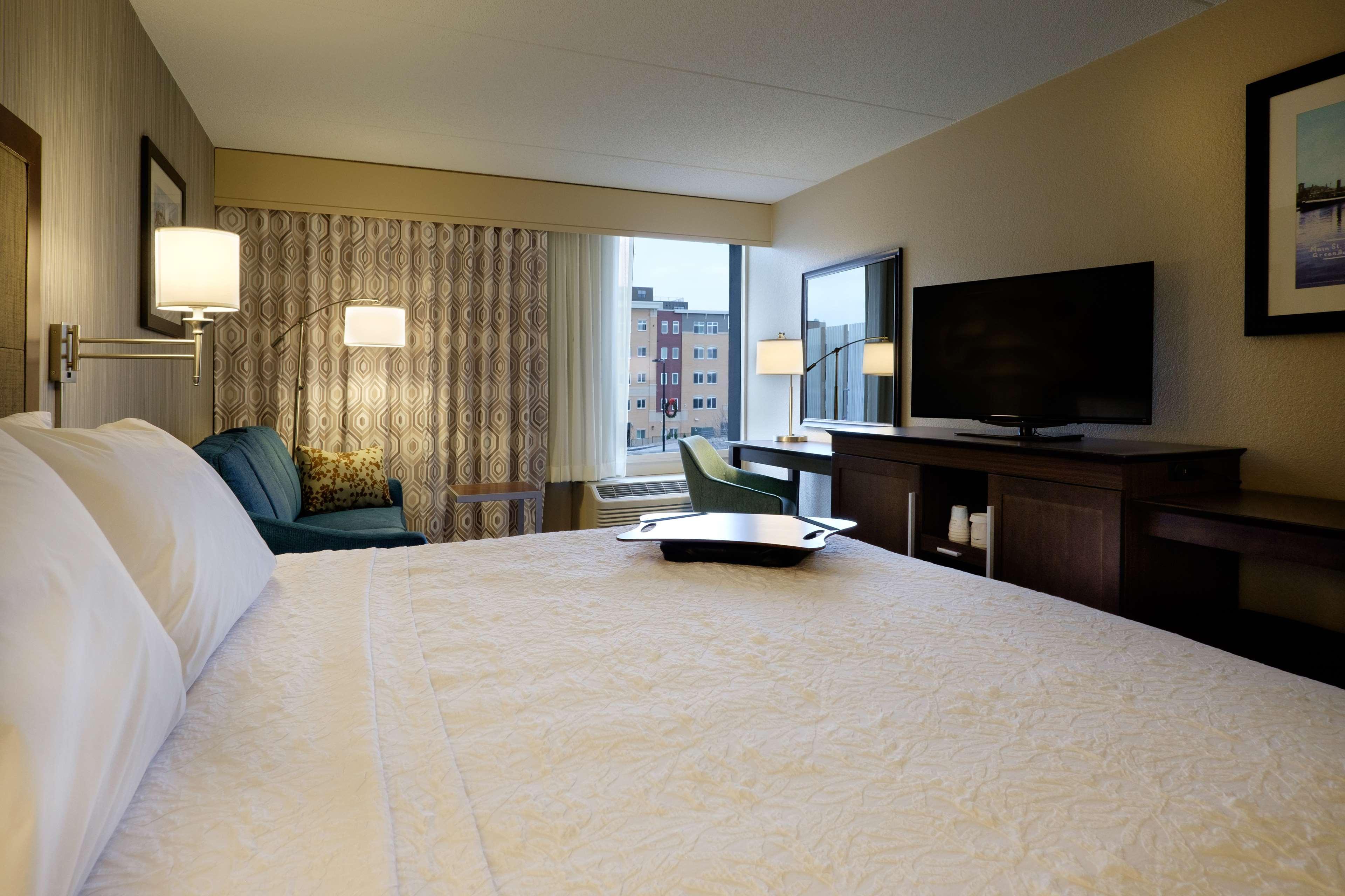 Hampton Bay Downtown Hotel Green Bay