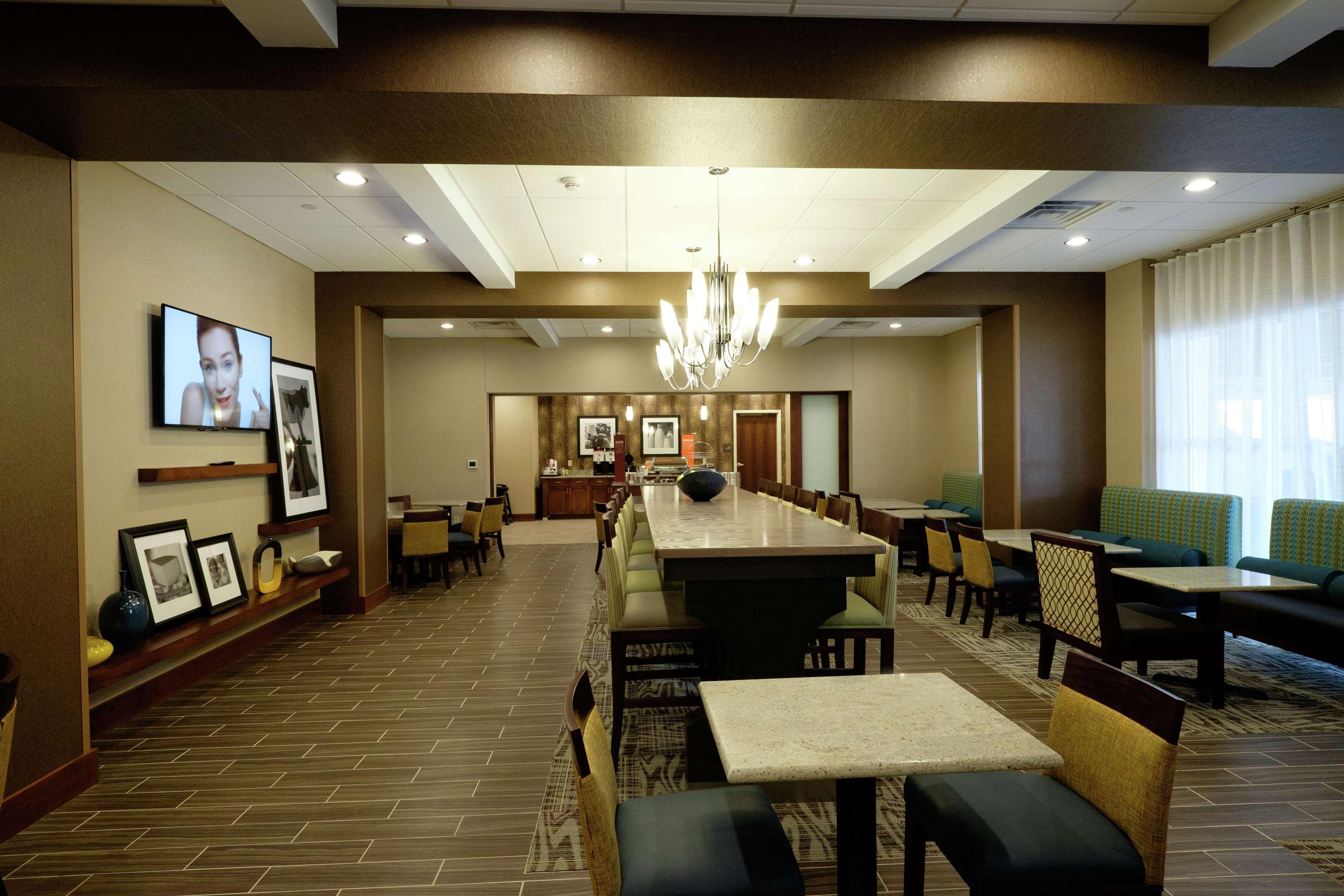 Hampton Bay Downtown 3*