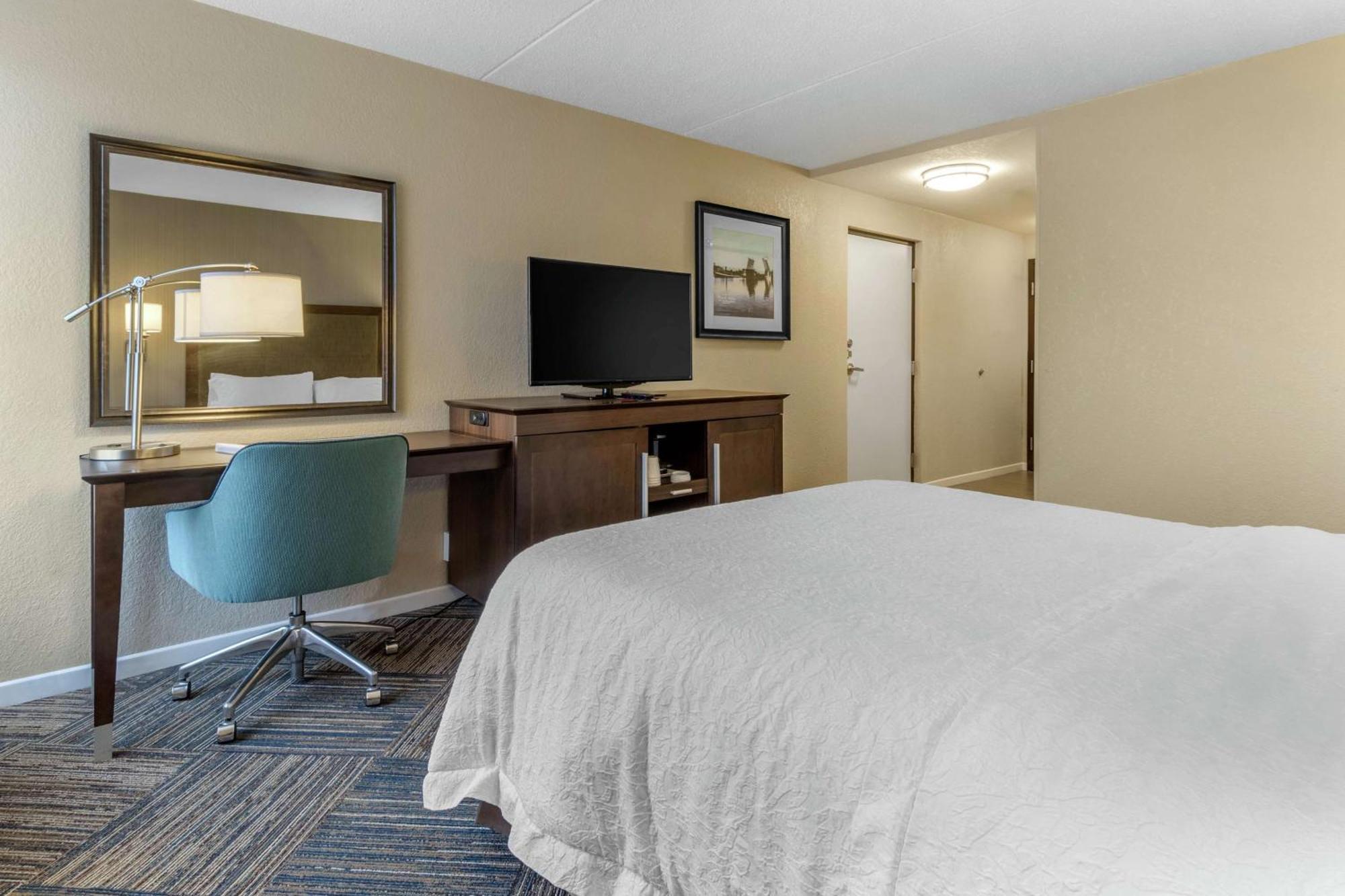 Hampton Bay Downtown 3*