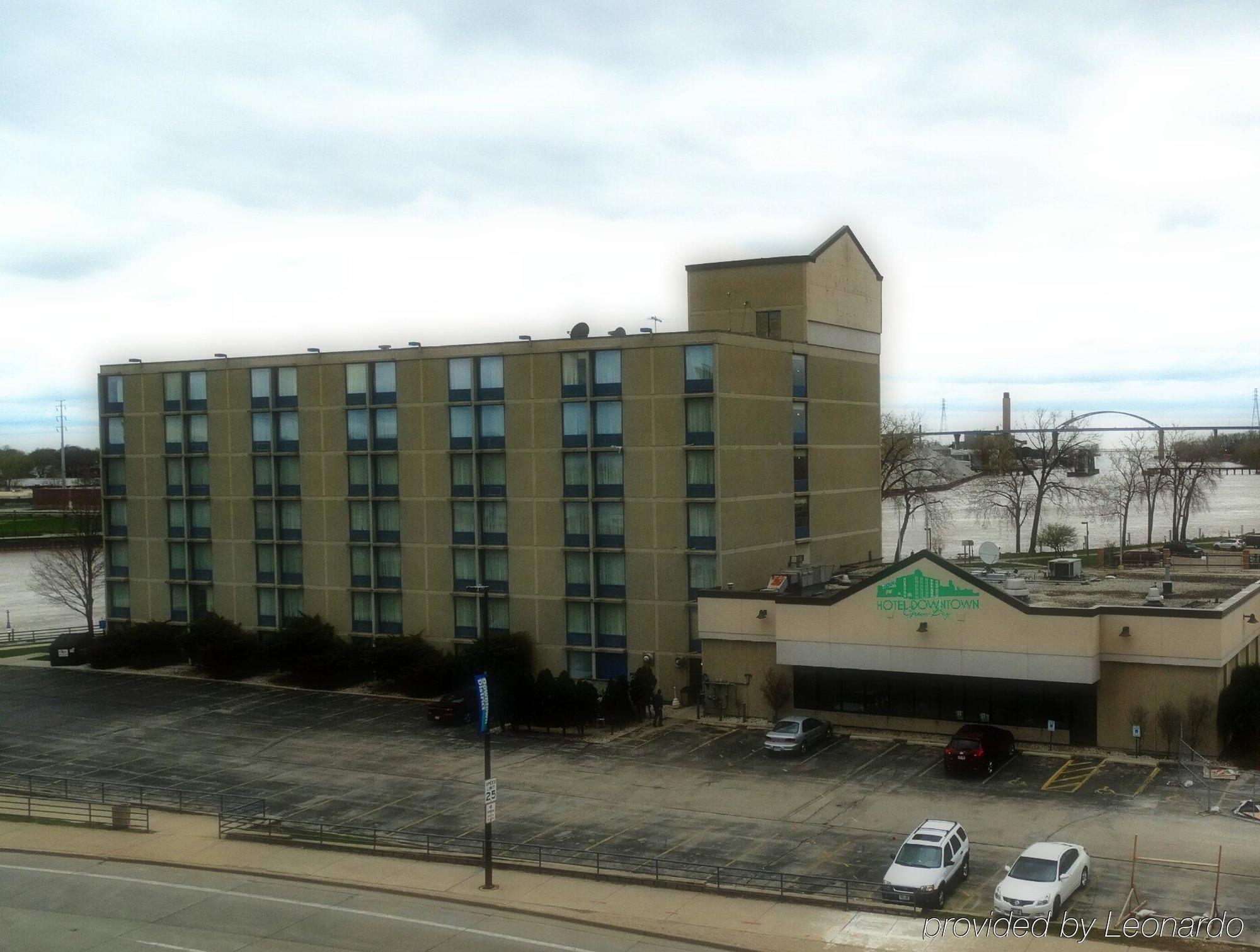 Hampton Bay Downtown 3*