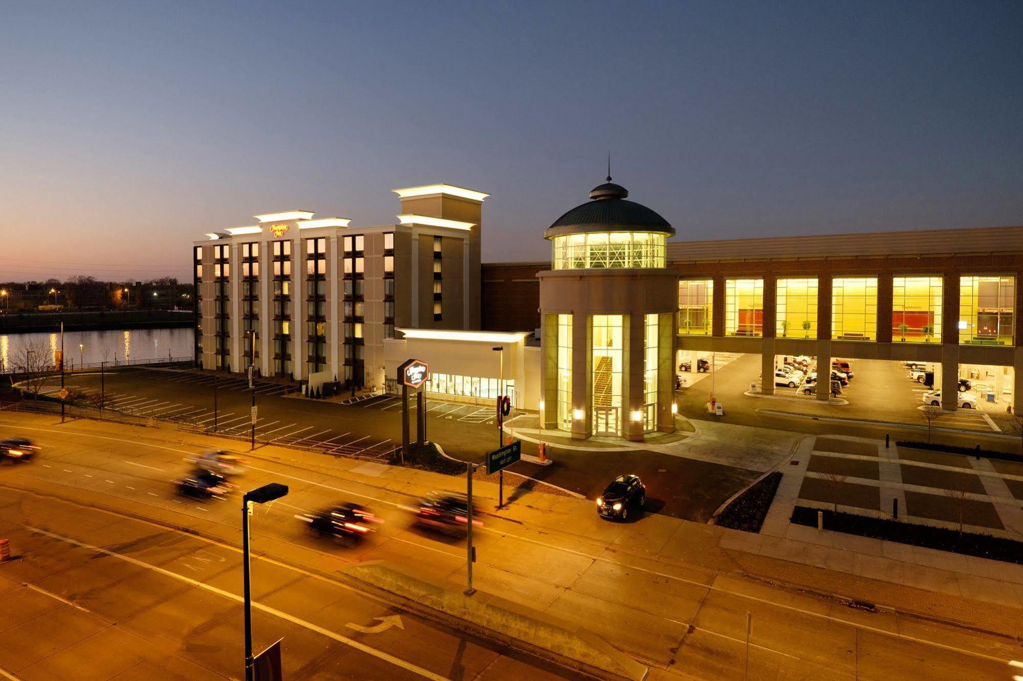 Hotel Hampton Bay Downtown